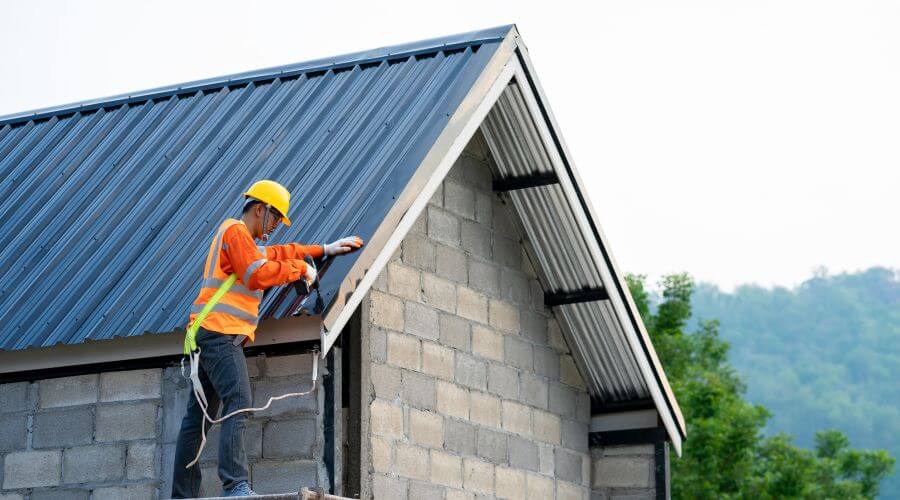 Expert Emergency Roof Repairs services in Swisshome, OR